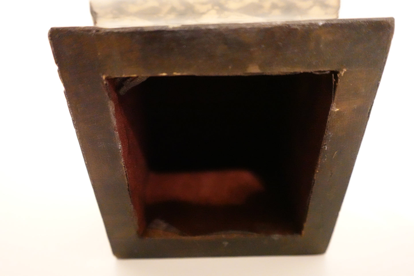 Elegant Vintage Fleur-de-Lis Keepsake Box in Rich Brown Faux Leather - 7 inches Tall