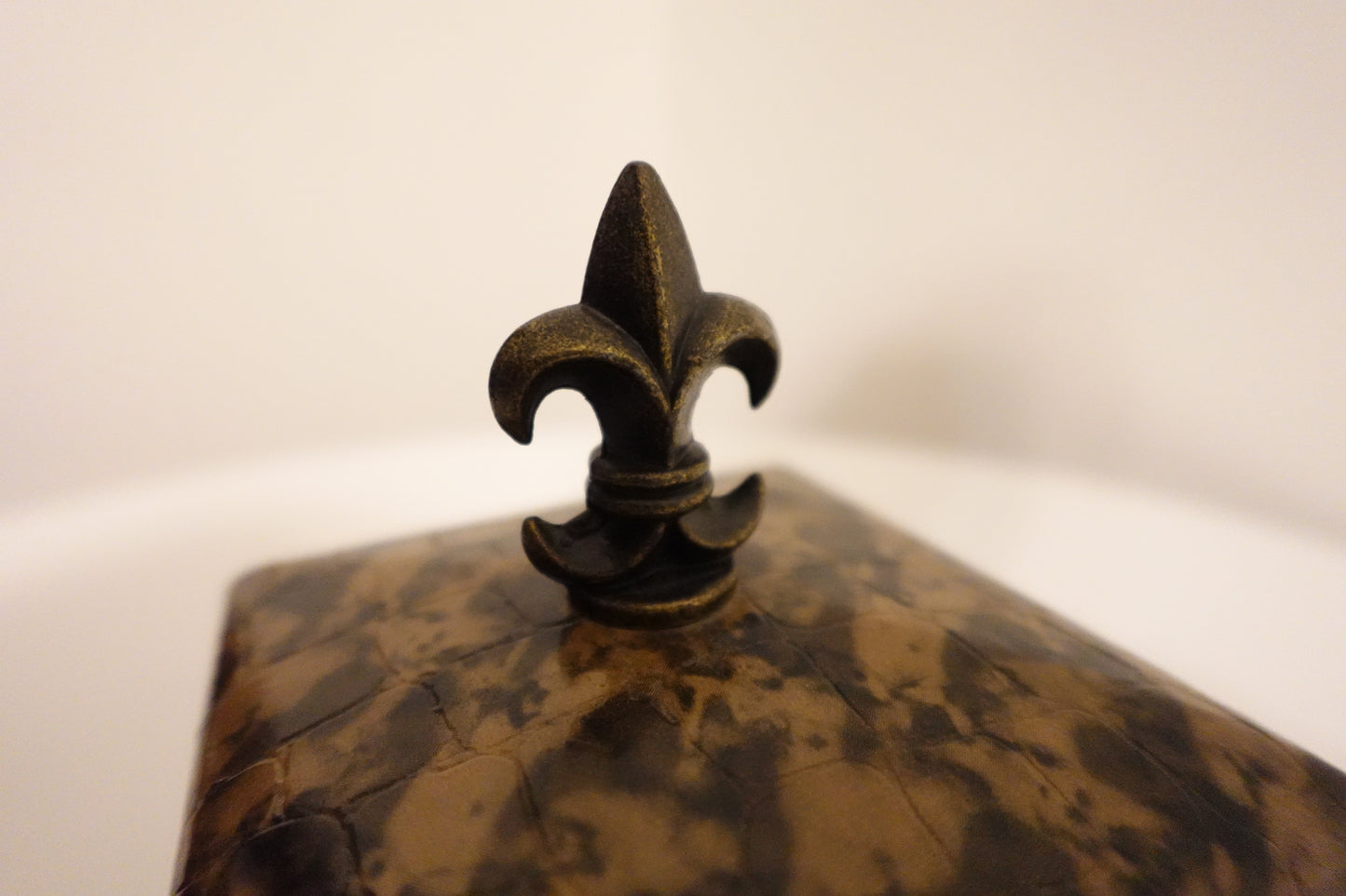 Elegant Vintage Fleur-de-Lis Keepsake Box in Rich Brown Faux Leather - 7 inches Tall